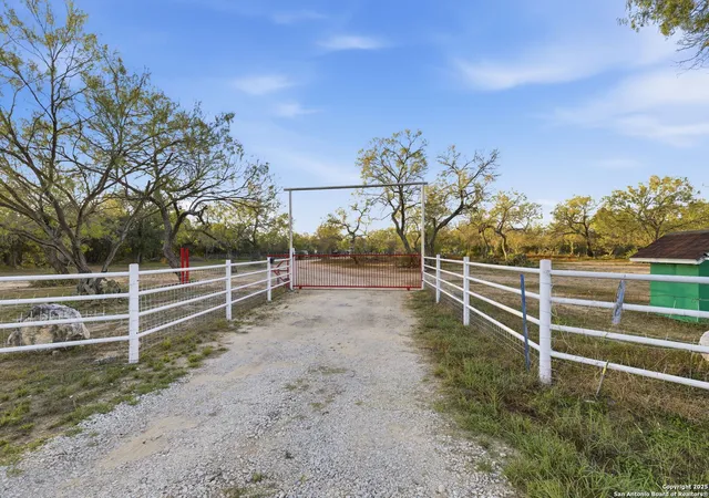 Homes for sale in Lytle, TX | 247 Covey, Lytle, TX 78052 | MLS# 1928472