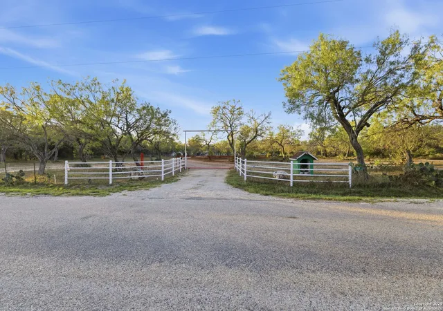 Homes for sale in Lytle, TX | 247 Covey, Lytle, TX 78052 | MLS# 1928472