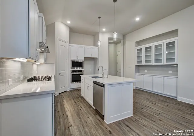 3rd image of 2031 Stephanie Avenue, New Braunfels, TX 78132 | MLS# 1928525
