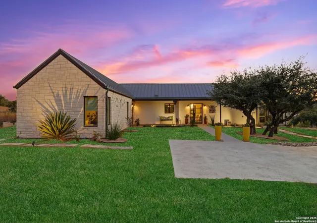 Photo 3 of Single family home for sale at 577 Cattle Creek Rd, Johnson City, TX 78636 | MLS# 1928542 | Listing updated on 2026-05-15
