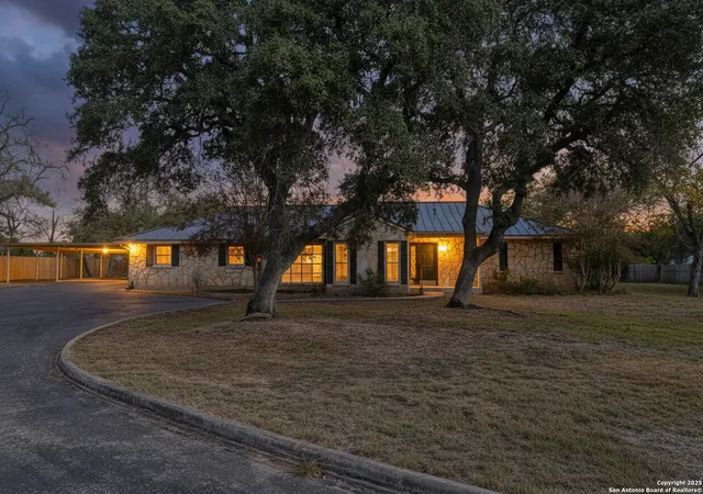 Photo 1 of Single family home for sale at 1124 4th, Uvalde, TX 78801 | MLS# 1928623 | Listing updated on 2026-03-16
