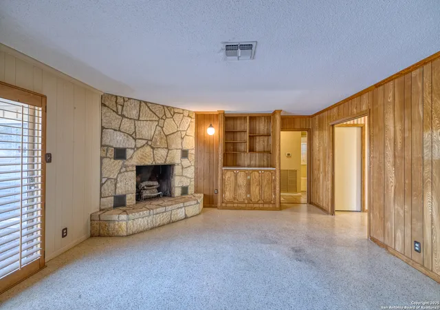 Photo 4 of Single family home for sale at 1124 4Th, Uvalde, TX 78801 | MLS# 1928623 | Listing updated on 2026-03-16