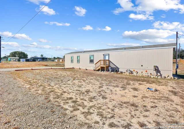 Photo 3 of Manufactured home for sale at 570 Pr 1523, Bandera, TX 78003 | MLS# 1928638 | Listing updated on 2026-01-07
