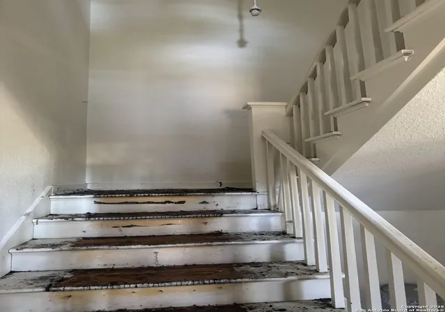 2nd image of 401 W Lynwood, San Antonio, TX 78212 | MLS# 1928823