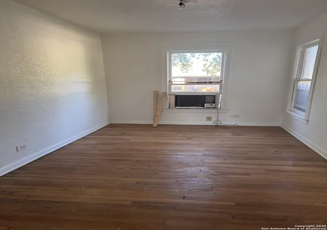 5th image of 401 W Lynwood, San Antonio, TX 78212 | MLS# 1928823