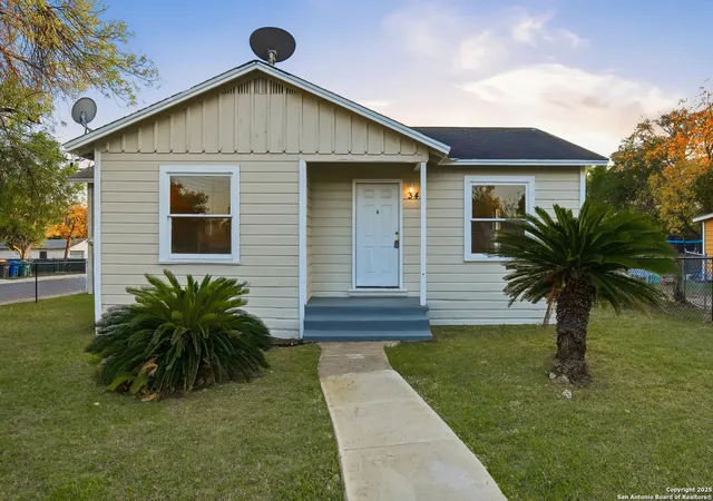 Photo 4 of Single family home for sale at 342 Bristol, San Antonio, TX 78214 | MLS# 1928826 | Listing updated on 2025-12-27