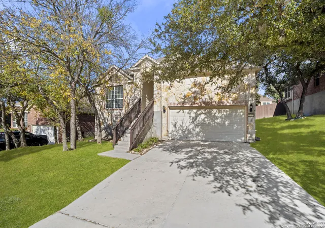 Photo 3 of Sale Pending at 1019 Parter Pond, San Antonio, TX 78260 | MLS# 1928933 | Listing updated on 2026-01-02