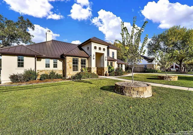 2nd image of 1309 E, Floresville, TX 78114 | MLS# 1928996