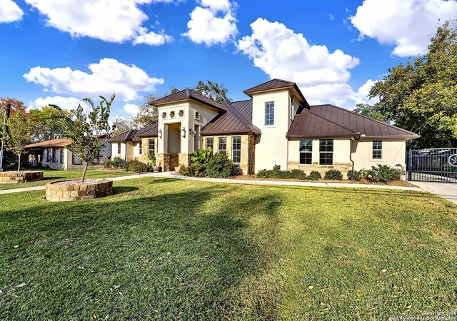 4th image of 1309 E, Floresville, TX 78114 | MLS# 1928996