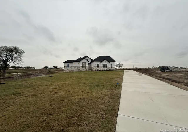 Photo 1 of Sale Pending at 525 Lago Landing, San Antonio, TX 78263 | MLS# 1929016 | Listing updated on 2025-12-17