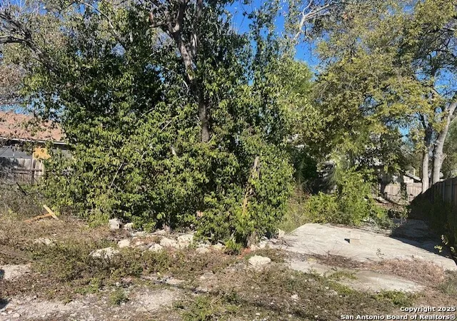 Photo 3 of Sale Pending at 1511 W Hildebrand, San Antonio, TX 78201 | MLS# 1929052 | Listing updated on 2026-08-24