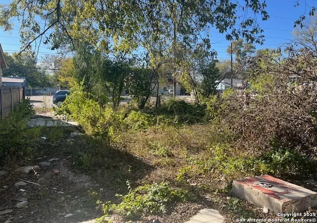 Photo 1 of Sale Pending at 1511 W Hildebrand, San Antonio, TX 78201 | MLS# 1929052 | Listing updated on 2026-08-24