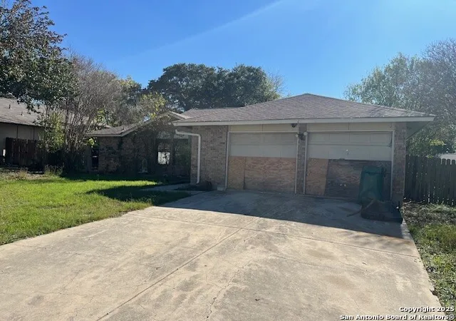 Photo 2 of Single family home for sale at 841 Garden Meadow, Universal City, TX 78148 | MLS# 1929102 | Listing updated on 2026-01-12