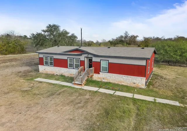 3rd image of 3809 Callihan, Luling, TX 78648 | MLS# 1929147