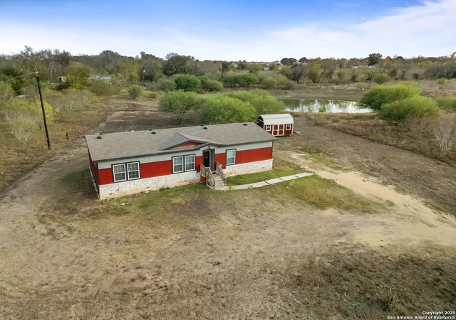 4th image of 3809 Callihan, Luling, TX 78648 | MLS# 1929147