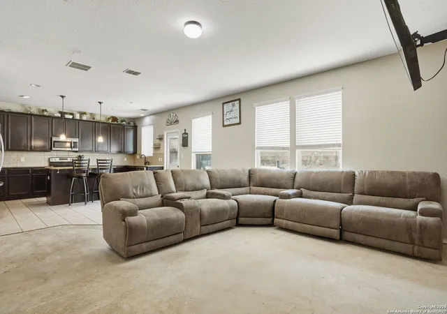 Photo 4 of Sale Pending at 24267 Invitation Oak, San Antonio, TX 78261 | MLS# 1929172 | Listing updated on 2026-01-02
