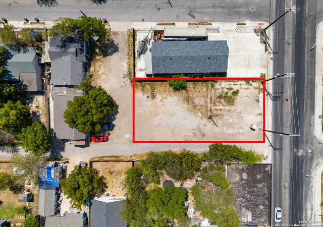 Photo 1 of Sale Pending at 920 N New Braunfels Ave, San Antonio, TX 78202 | MLS# 1929229 | Listing updated on 2026-03-11