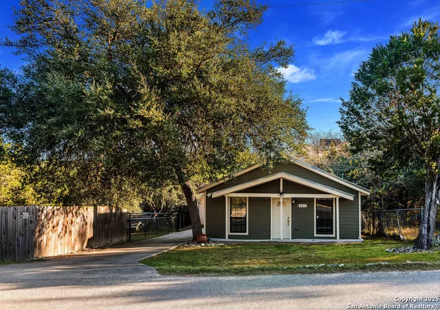 Photo 2 of Single family home for sale at 445 Scenic Hills, Canyon Lake, TX 78133 | MLS# 1929273 | Listing updated on 2026-05-28