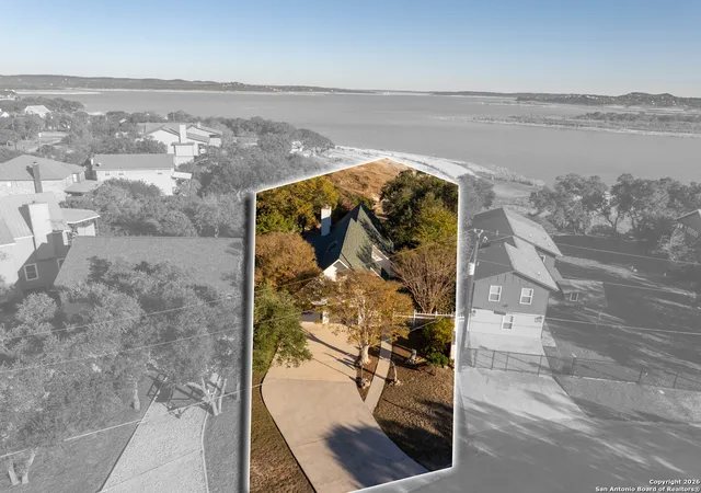 Photo 2 of Sale Pending at 884 Lakebreeze, Canyon Lake, TX 78133 | MLS# 1929289 | Listing updated on 2026-04-15