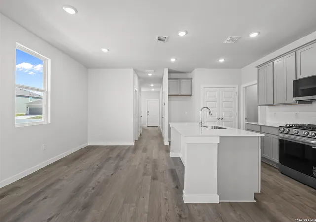 Photo 4 of Sale Pending at 9903 Chavaneaux Lndg, San Antonio, TX 78221 | MLS# 1929304 | Listing updated on 2026-04-02