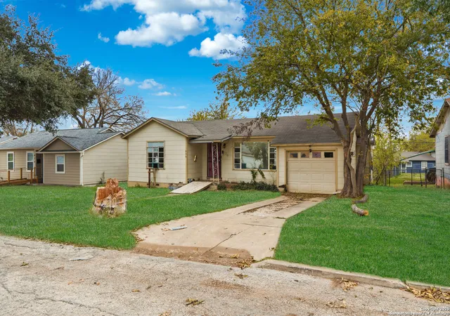 Photo 3 of Sale Pending at 626 Glamis, San Antonio, TX 78223 | MLS# 1929373 | Listing updated on 2026-04-27