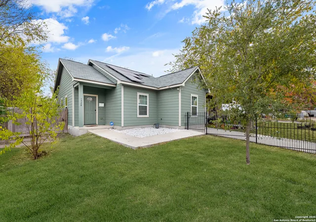 Photo 3 of Sale Pending at 1528 Edison, San Antonio, TX 78201 | MLS# 1929414 | Listing updated on 2026-01-10