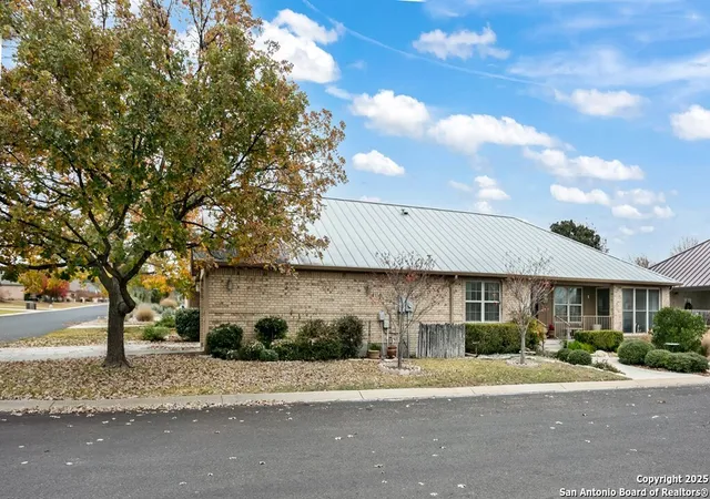 2nd image of 1702 Cherrywood Dr, Fredericksburg, TX 78624 | MLS# 1929467