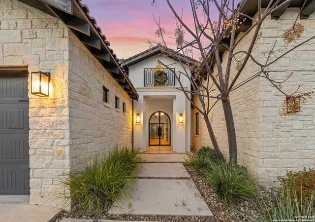 Photo 3 of Sale Pending at 7107 Bella Blf, San Antonio, TX 78256 | MLS# 1929471 | Listing updated on 2026-02-02