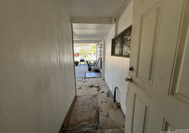 Photo 4 of Sale Pending at 54 Wayside, San Antonio, TX 78213 | MLS# 1929528 | Listing updated on 2026-01-16