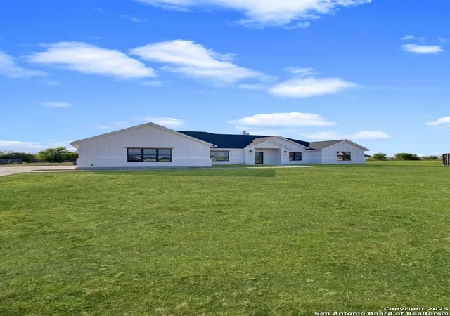 3rd image of 222 Double Creek Loop, Seguin, TX 78155 | MLS# 1929537
