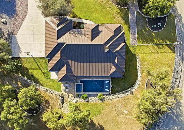 Photo 3 of Sale Pending at 6 Sendero Pt, Boerne, TX 78015 | MLS# 1929572 | Listing updated on 2026-01-08