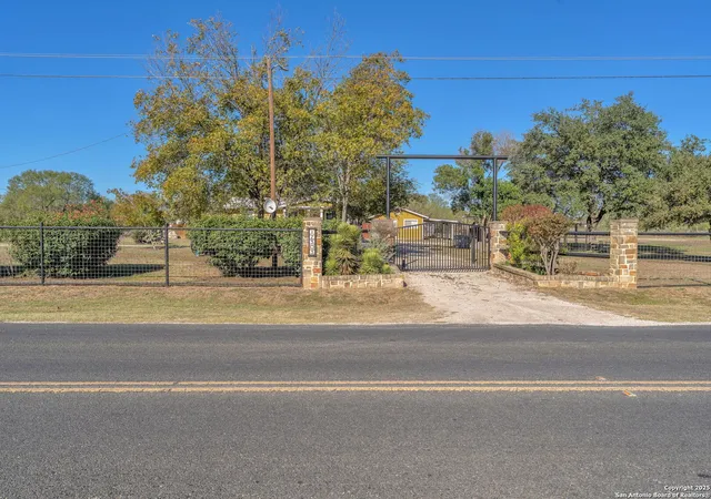 Photo 4 of Sale Pending at 12303 Pearsall, Atascosa, TX 78002 | MLS# 1929577 | Listing updated on 2026-03-16