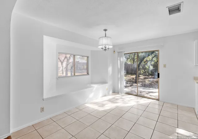 Photo 4 of Single family home for sale at 9150 Dover, San Antonio, TX 78250 | MLS# 1929616 | Listing updated on 2026-05-02