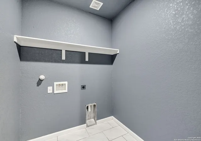 Photo 3 of Sale Pending at 3715 Commercial, San Antonio, TX 78221 | MLS# 1929665 | Listing updated on 2026-04-26