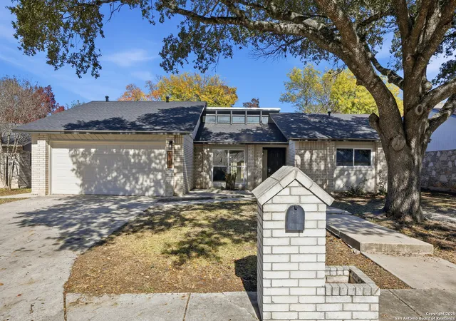 Photo 2 of Sale Pending at 6719 Country Fld, San Antonio, TX 78240 | MLS# 1929670 | Listing updated on 2026-01-09