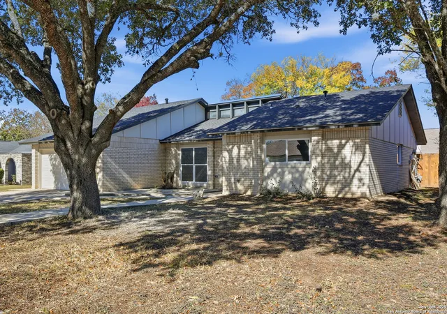 Photo 3 of Sale Pending at 6719 Country Fld, San Antonio, TX 78240 | MLS# 1929670 | Listing updated on 2026-01-09