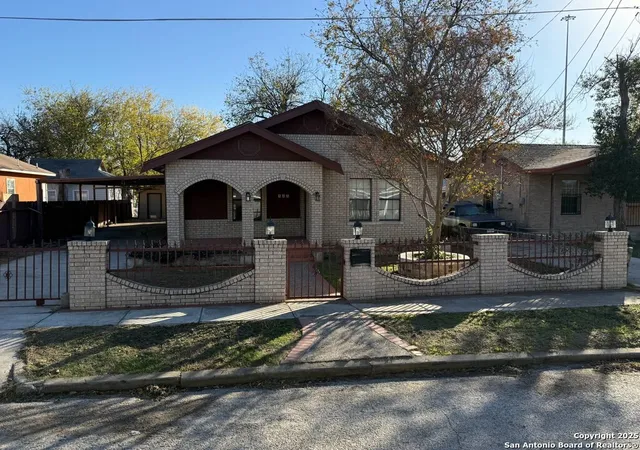 Photo 3 of Single family home for sale at 416 Buckingham Ave, San Antonio, TX 78210 | MLS# 1929788 | Listing updated on 2026-02-05