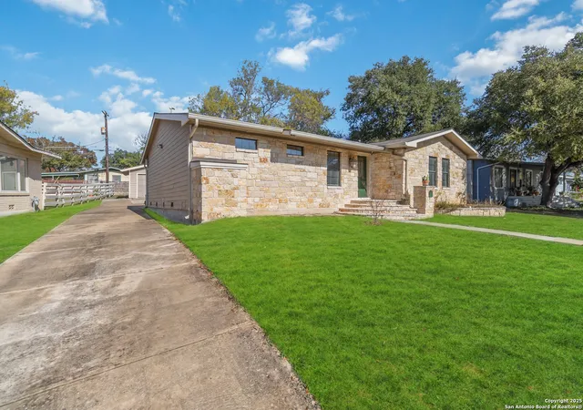 Photo 3 of Single family home for sale at 2439 W Summit Ave, San Antonio, TX 78228 | MLS# 1929818 | Listing updated on 2026-04-09