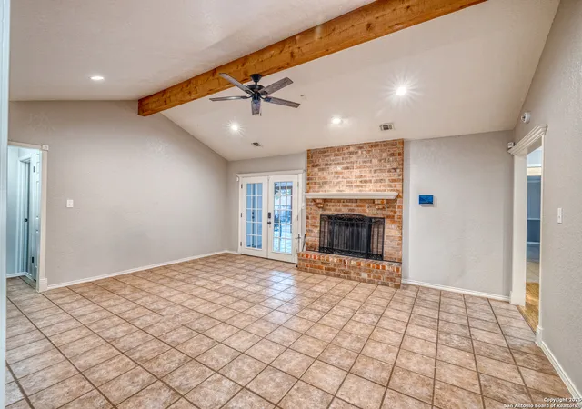 36th image of 141 Cottonwood St, Uvalde, TX 78801 | MLS# 1929892