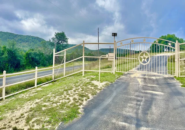 47th image of 945 Elm Pass, Center Point, TX 78010 | MLS# 1929906