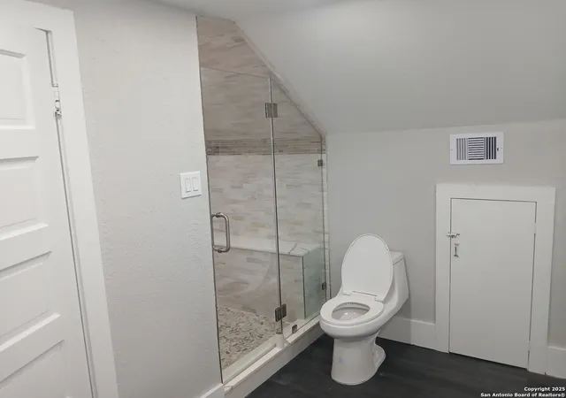 4th image of 3520 Avenue K, Galveston, TX 77550 | MLS# 1929913
