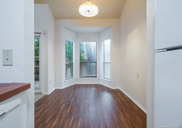 Photo 4 of Single family home for sale at 6404 Brook Cv, San Antonio, TX 78240 | MLS# 1929959 | Listing updated on 2026-01-22