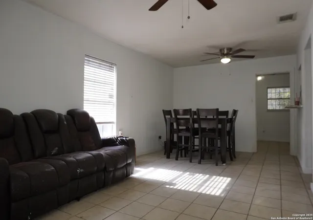 Photo 2 of Sale Pending at 257 Longview Dr, San Antonio, TX 78220 | MLS# 1929990 | Listing updated on 2026-01-08