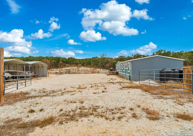 2nd image of 1611 Fuller Dr, Canyon Lake, TX 78133 | MLS# 1929997