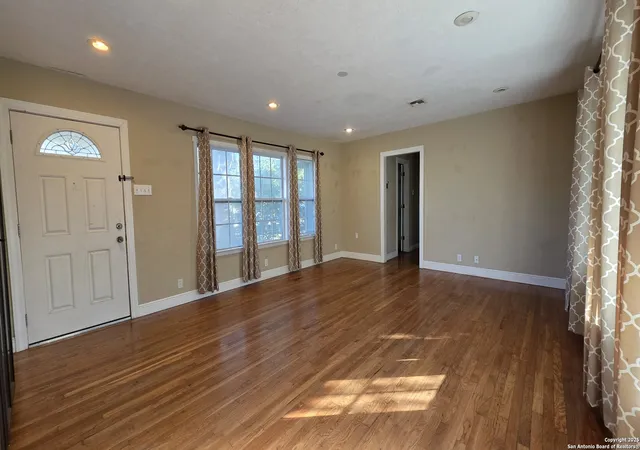 Photo 3 of Sale Pending at 6320 Fox Run, San Antonio, TX 78233 | MLS# 1930008 | Listing updated on 2026-01-26