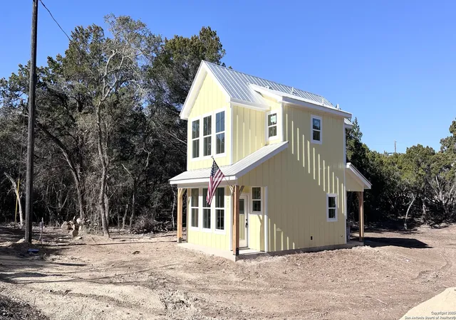 Photo 3 of Single family home for sale at 477 Scenic, Bandera, TX 78003 | MLS# 1930059 | Listing updated on 2026-01-03