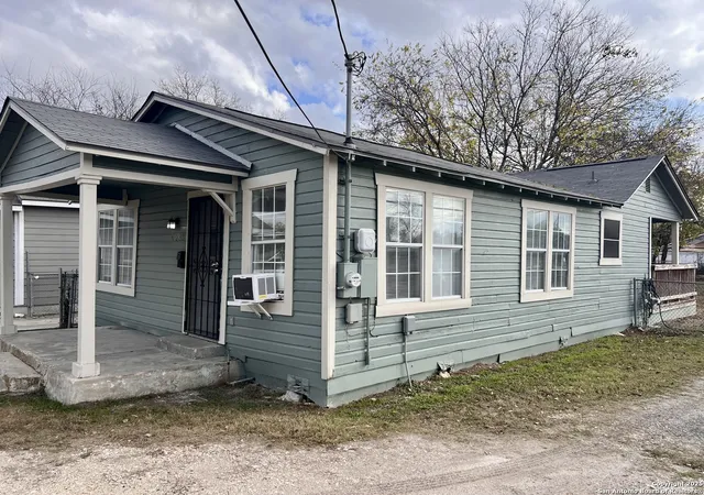 2nd image of 4030 W Salinas, San Antonio, TX 78207 | MLS# 1930093