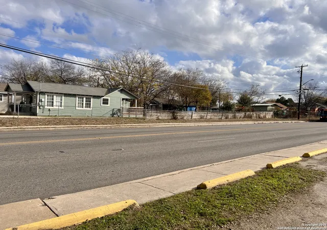 31st image of 4030 W Salinas, San Antonio, TX 78207 | MLS# 1930093