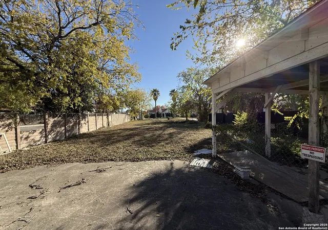 Photo 4 of Land for sale at 1701 W Summit Ave, San Antonio, TX 78201 | MLS# 1930113 | Listing updated on 2026-05-19