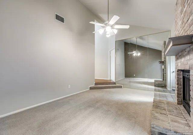 4th image of 11807 Sunburst #403, San Antonio, TX 78230 | MLS# 1930144
